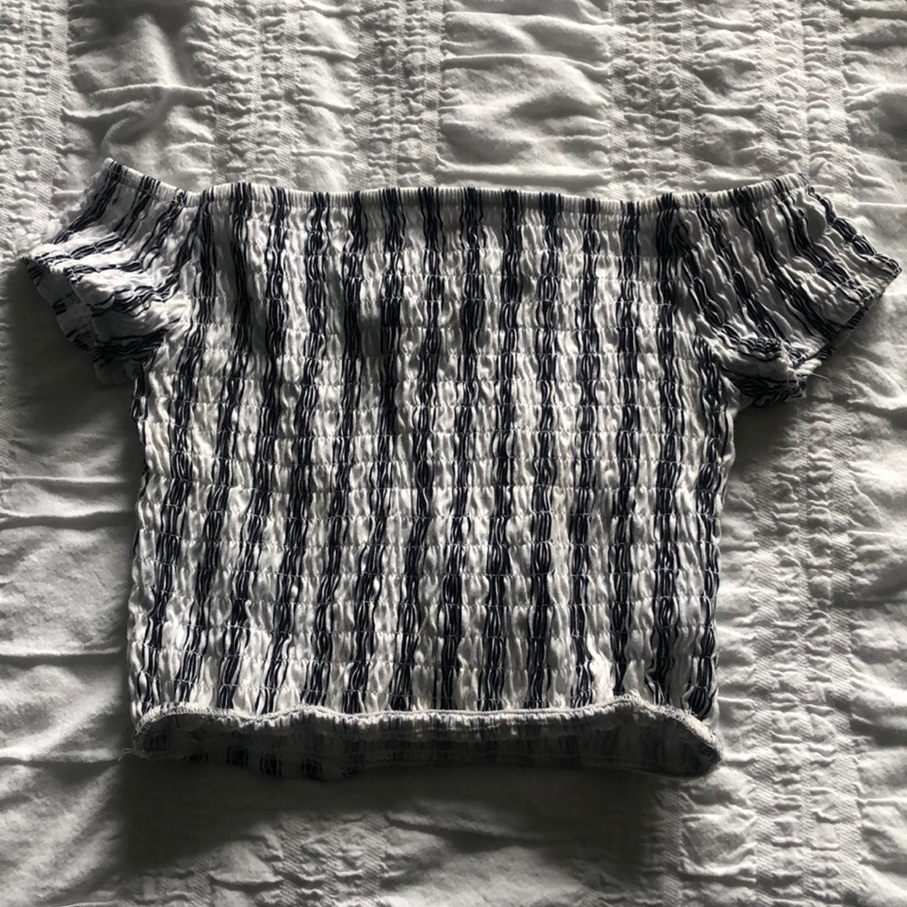 Super cute cropped off the shoulder shirt
